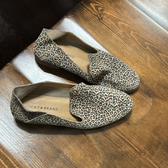 Lucky brand suede, leopard slip on flats - Picture 3 of 3